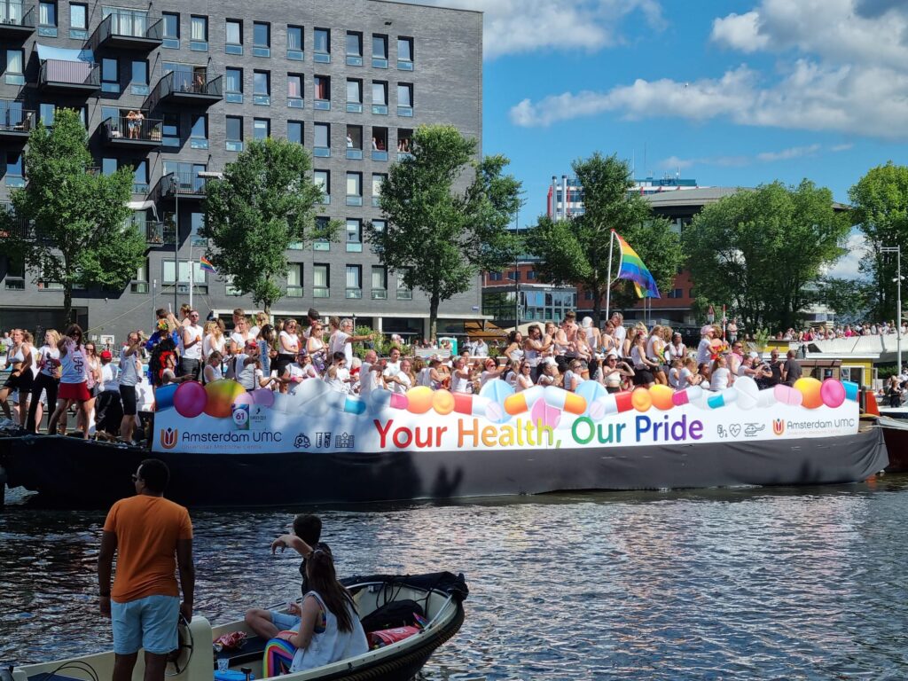 69. Community Care Boot (Amsterdam UMC, OLVG en GGD Amsterdam)